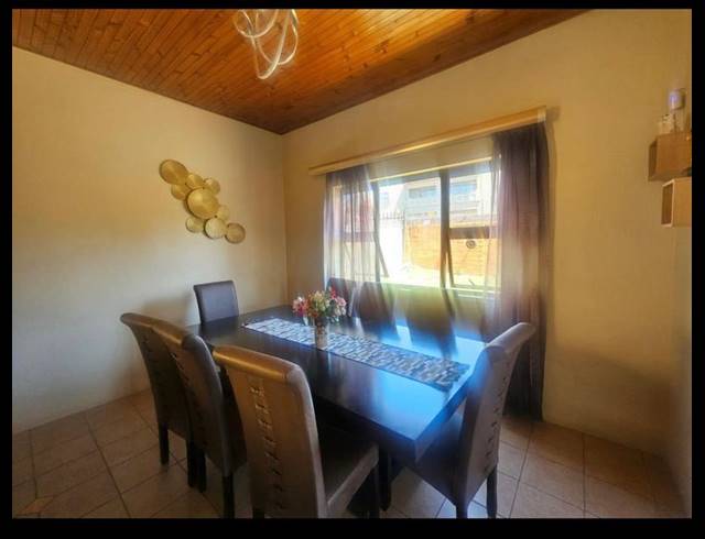 5 BEDROOM HOUSE FOR SALE IN ALBEMARLE